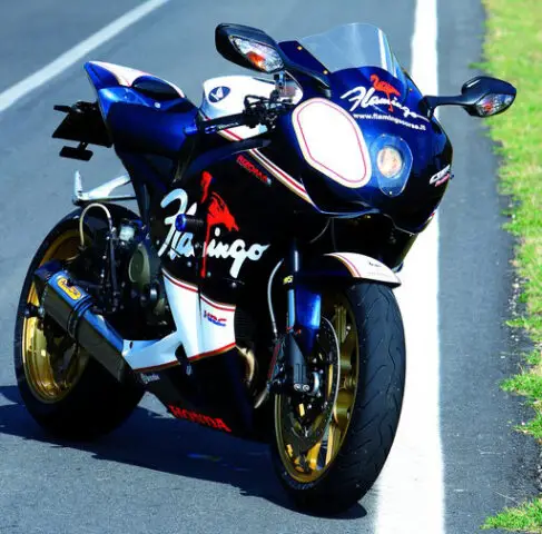 cbr1000rr-3.jpg