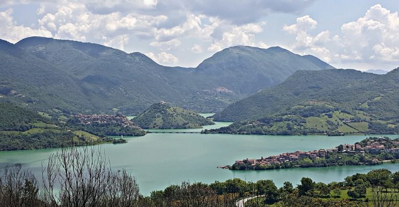 Lago del Turano Rieti Colle di Tora Castel di Tora