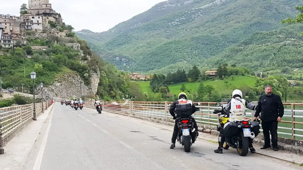 Castel-di-tora-rieti strada del ponte