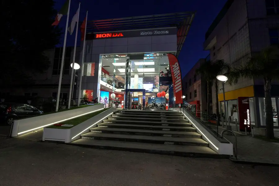 Ingresso Honda “Dream Dealer” a Roma in Via Tiburtina 