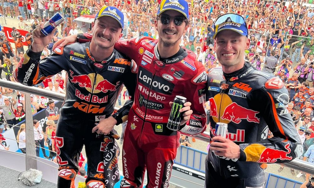 podio del GP di Spagna di MotoGP, con Bagnaia, Binder e Miller