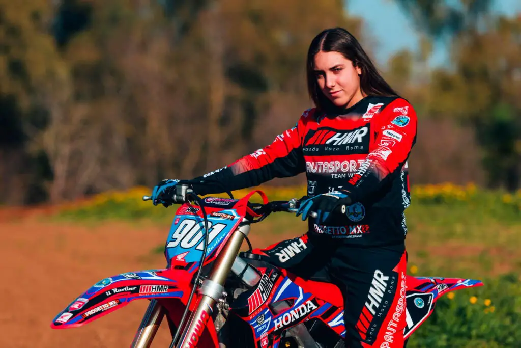 Eleonora Ambrosi, parteciperà al Campionato Italiano Prestige Femminile 2024 Honda CR250R 2024