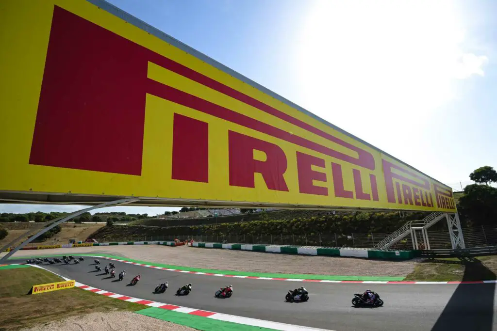 Pneumatici Pirelli in MotoGP, fornitore unico dal 2027