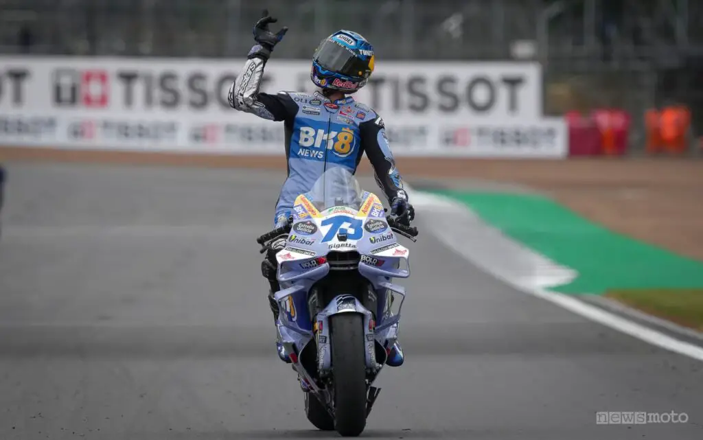 Alex Marquez vincitore della gara Sprint di MotoGP della Gran Bretagna 2025
