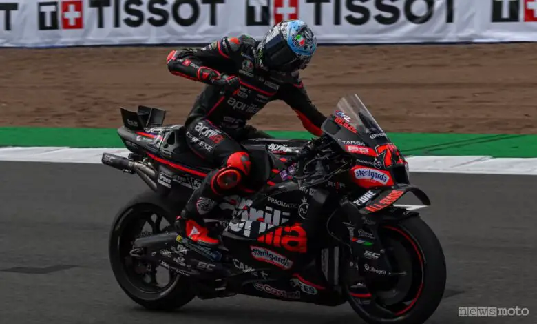 Bezzecchi vince la gara di MotoGP della Gran Bretagna 2025