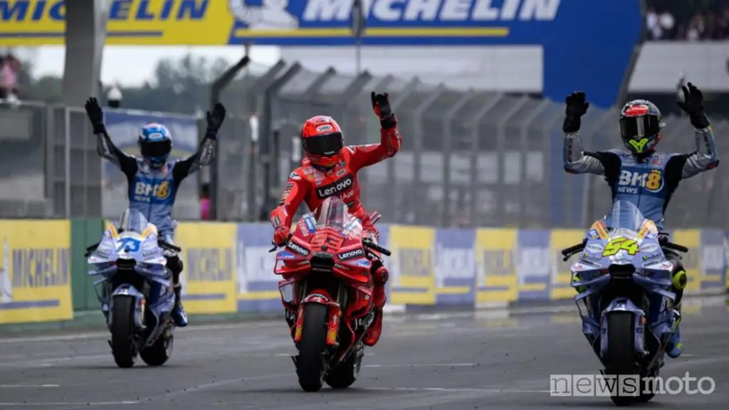 Il terzetto spagnolo all'arrivo della Sprint di MotoGP della Francia 2025