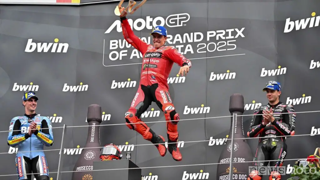 Marquez, Aldeguer e Bezzecchi sul podio del MotoGP d'Austria 2025
