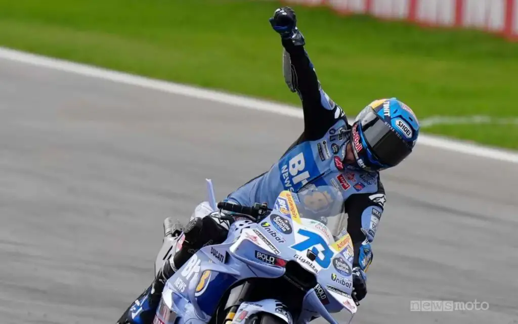 Alex Marquez vincitore dello sprint di MotoGP di Valencia 2025