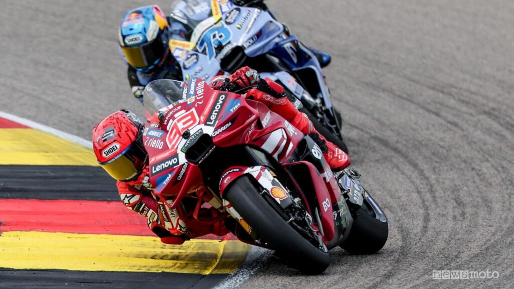 I-fratelli-Marquez-durante-lo-sprint-del-MotoGP-di-Germania-2026
